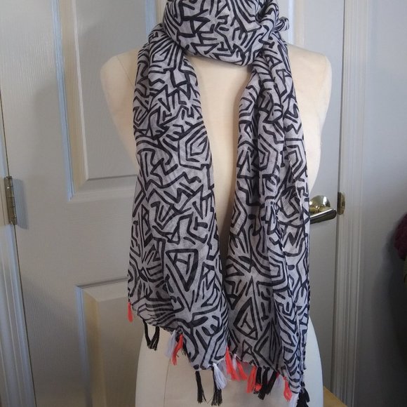Accessories - Abstract Black and White Oversized Scarf | New